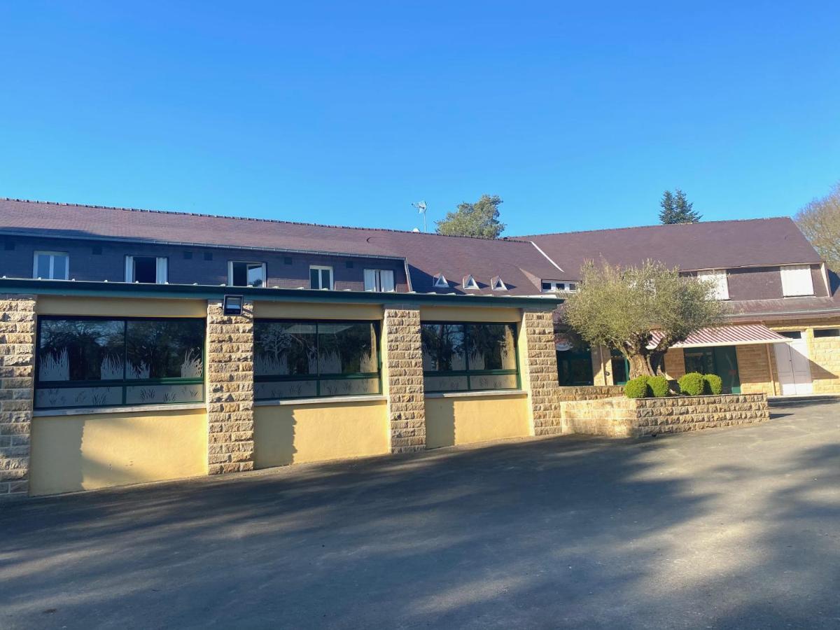 Hotel Roc Land Les Portes du Coglais 外观 照片