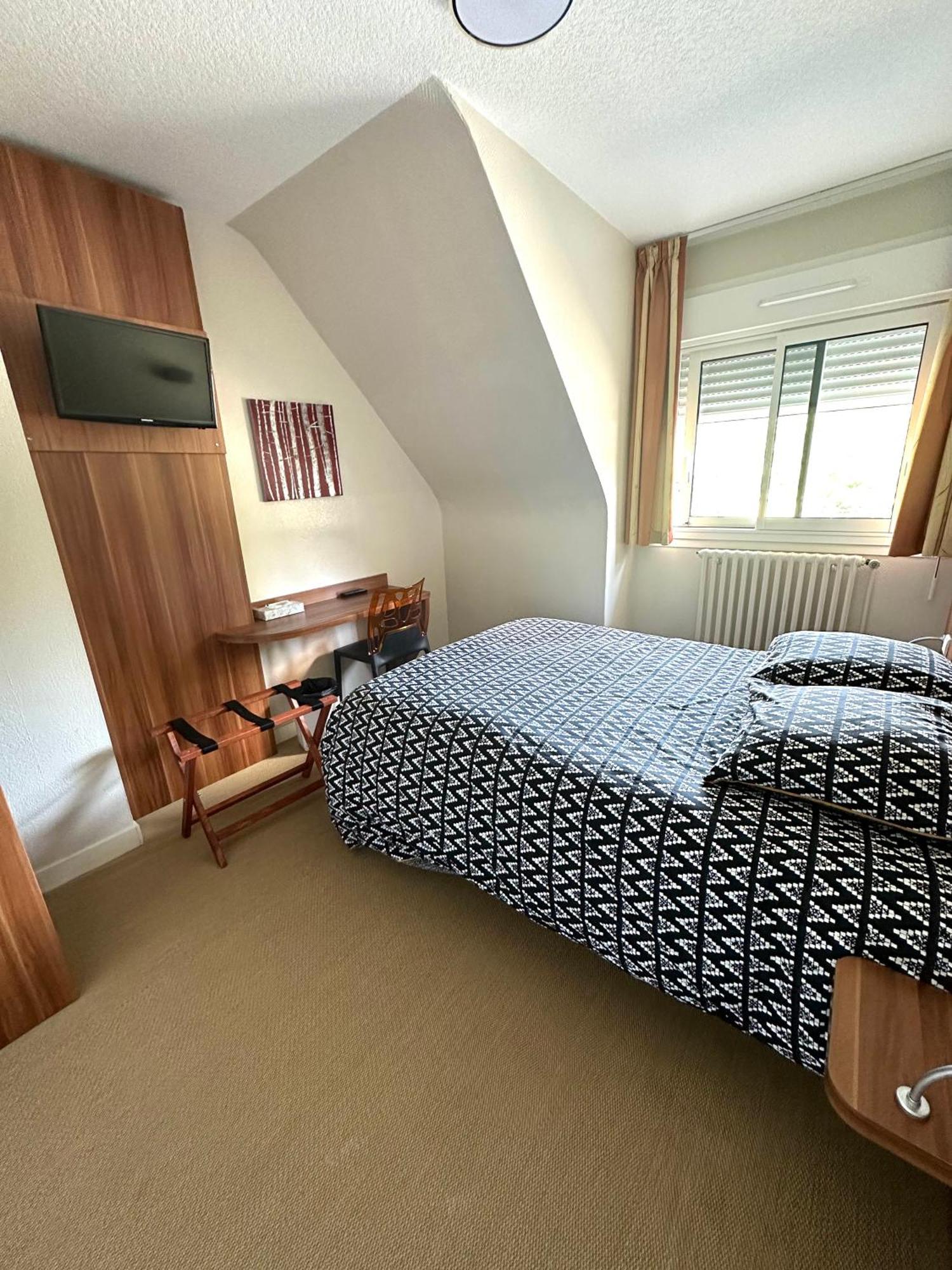 Hotel Roc Land Les Portes du Coglais 外观 照片